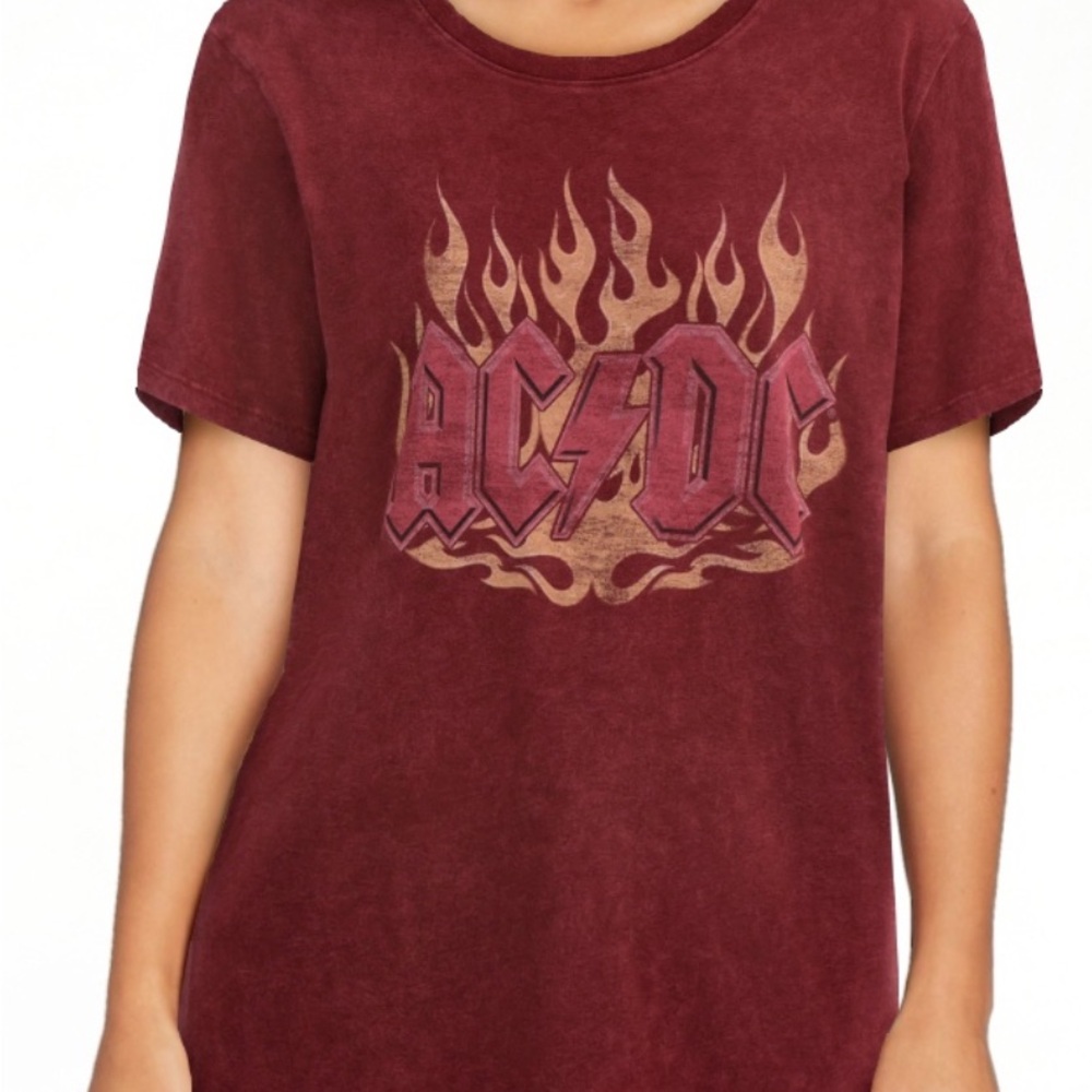 AC/DC Flaming Graphic Tee in Red/Maroon NWT